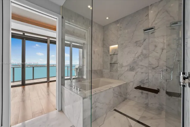 $19,000 | 460 Northeast 28th Street, Unit 4104, Miami, FL 33137