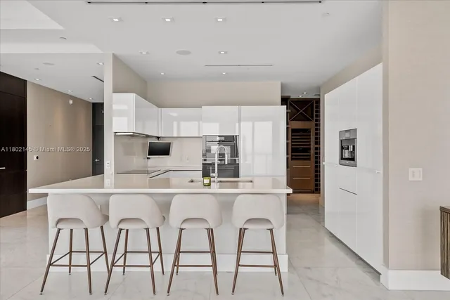 $19,000 | 460 Northeast 28th Street, Unit 4104, Miami, FL 33137