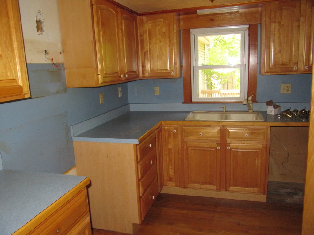 2015 Airport Road Moneta, VA 24121 - Photo 3 of 4 Kitchen