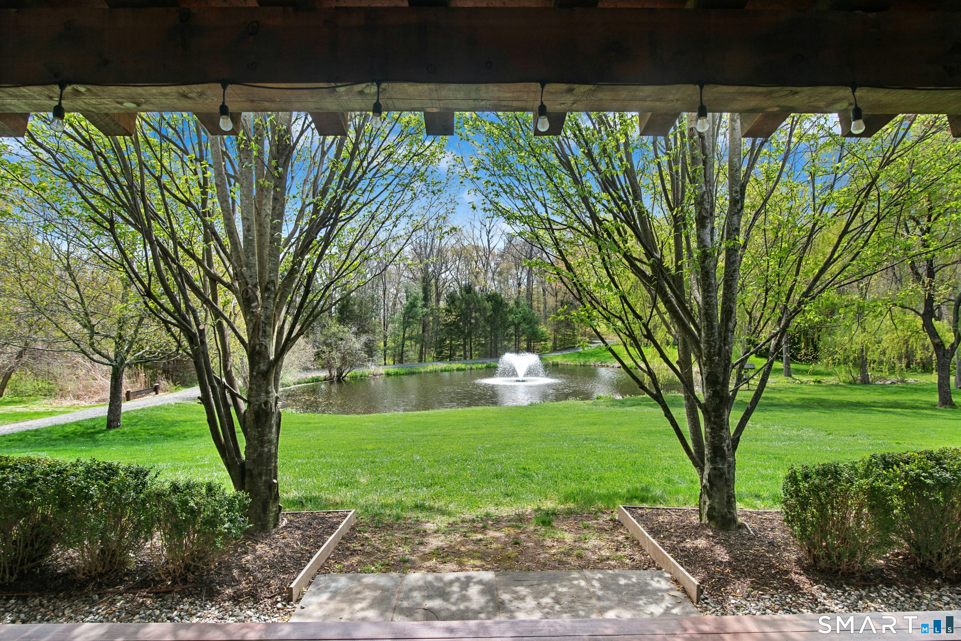 15 Silversmith Lane Redding, CT 06896 - Photo 8 of 36 Wow.