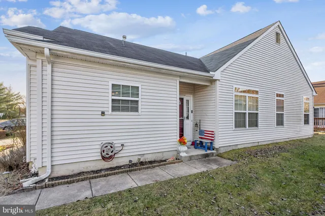 a front view of house with yard