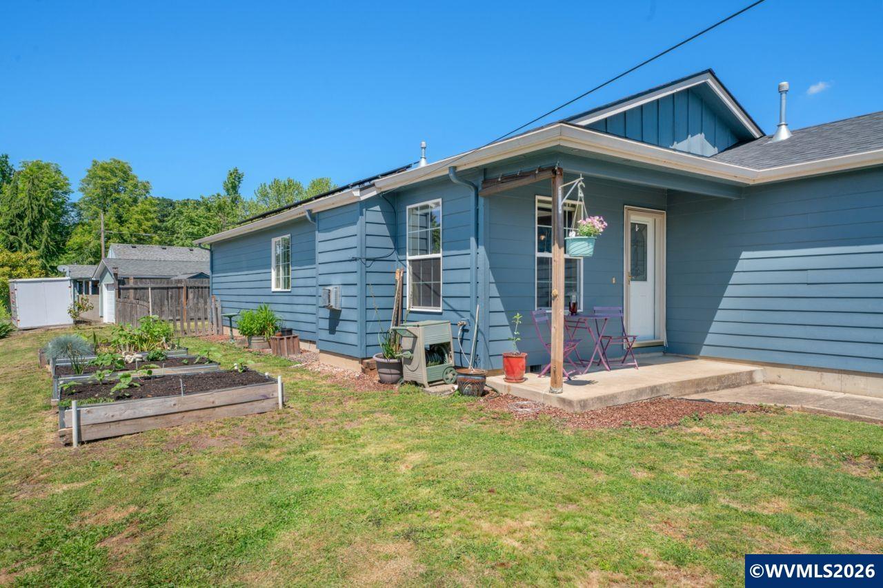 1737 Southwest 13th Avenue Albany, OR 97321 - Photo 5 of 40 Gallery Image 5
