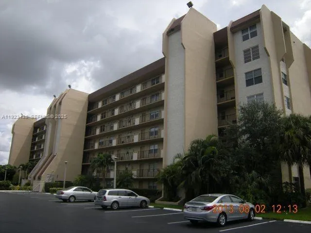 $2,000 | 3150 West Rolling Hills Circle, Unit 202, Davie, FL 33328