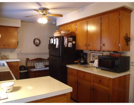 15 Wilson Road Middletown, RI 02842 - Photo 5 of 12 Kitchen.