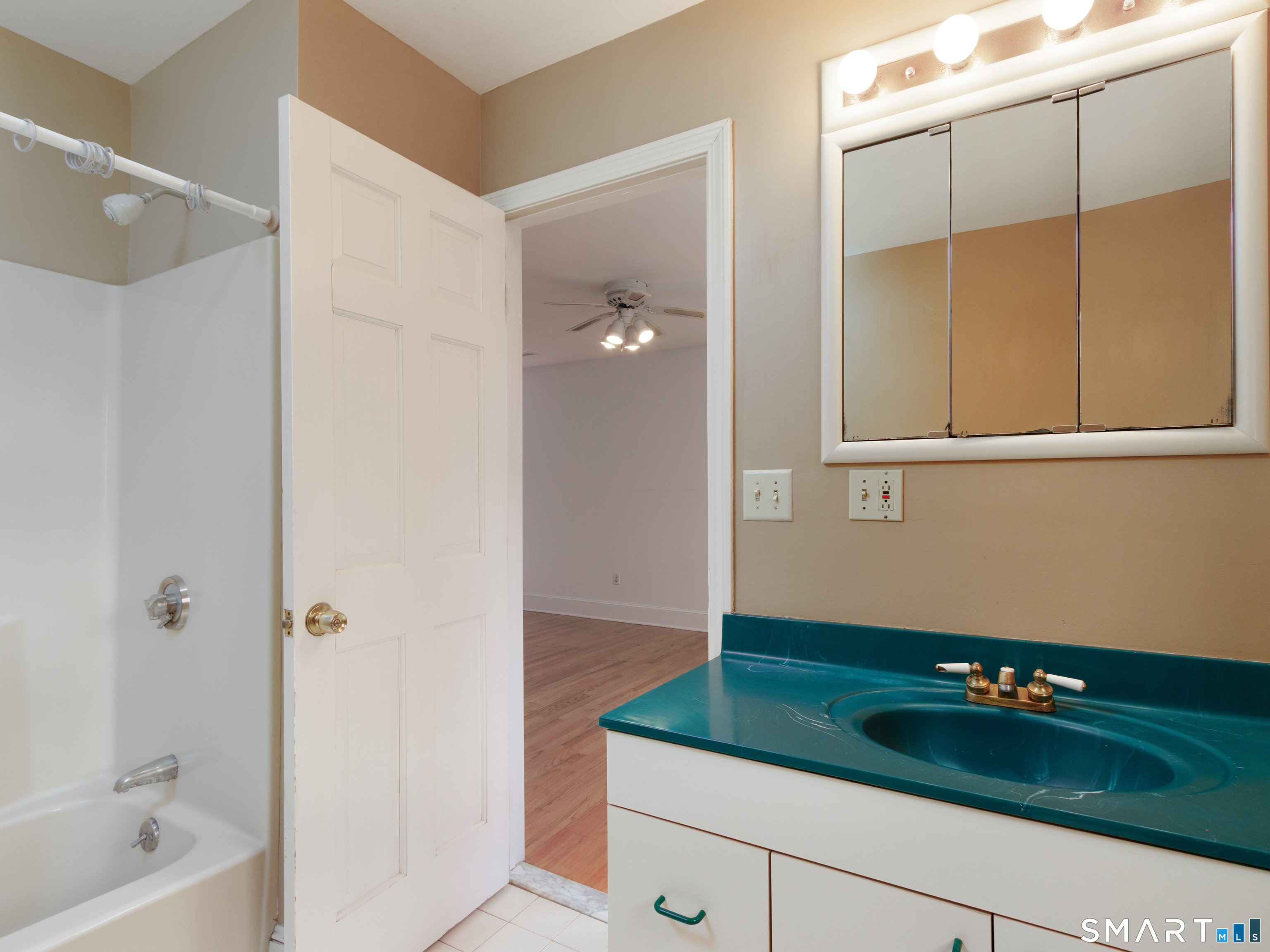 1690 Ridge Road North Haven, CT 06473 - Photo 32 of 40 Gallery Image 32
