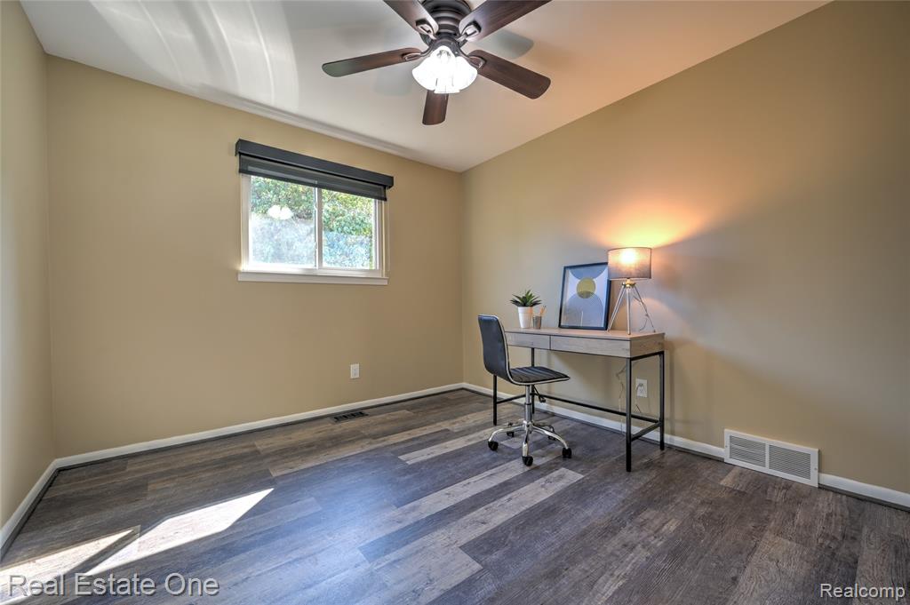 3140 Eastern Avenue Rochester, MI 48307 - Photo 22 of 31