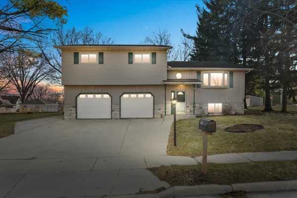 $295,000 | 609 Clinton Street, Horicon, WI 53032