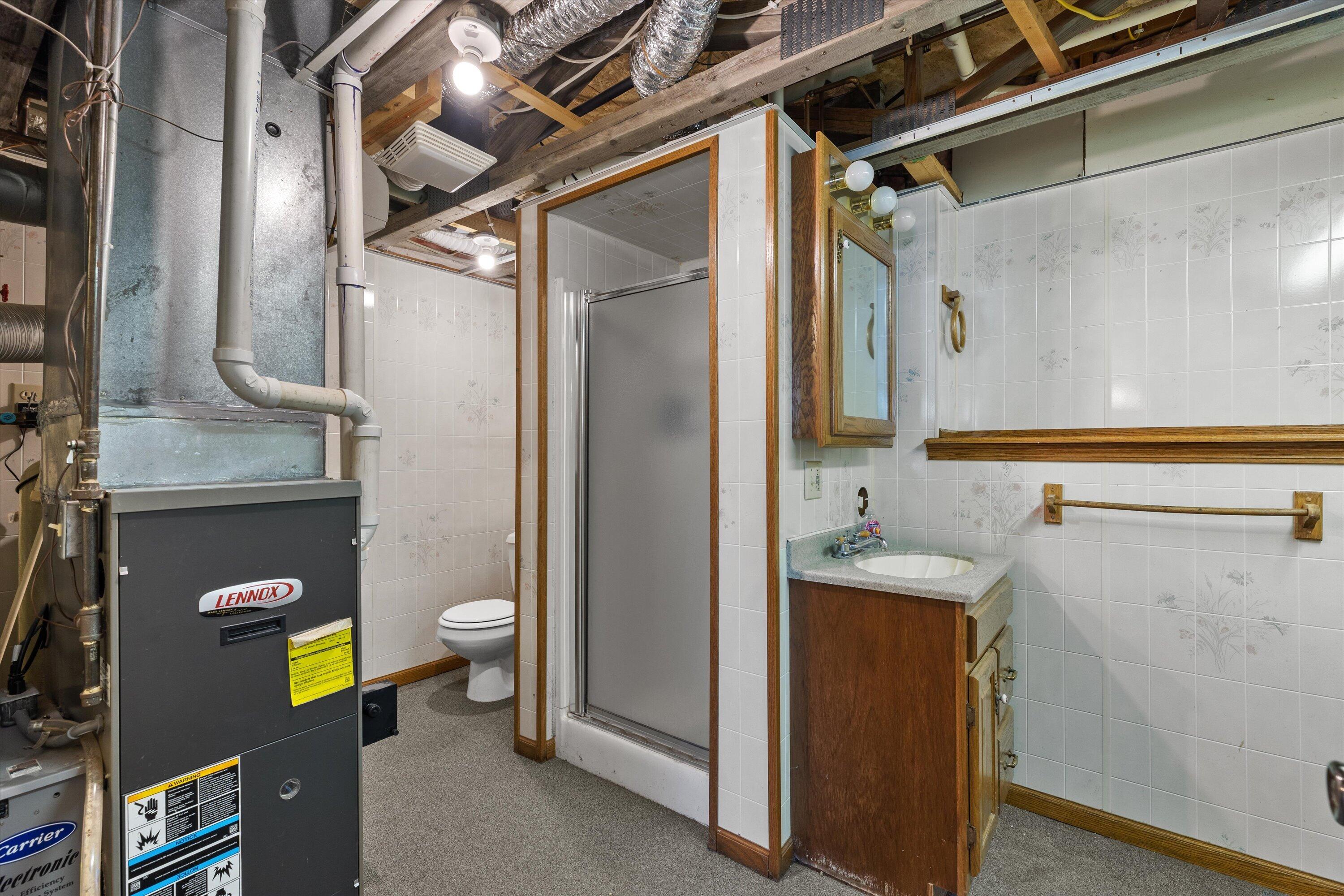 609 Clinton Street Horicon, WI 53032 - Photo 27 of 38 Full Bath Lower