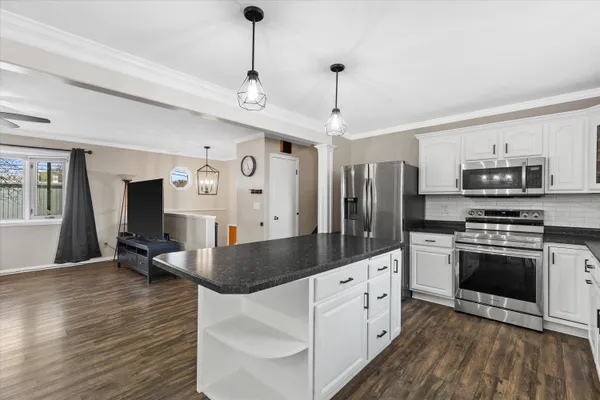 $295,000 | 609 Clinton Street, Horicon, WI 53032