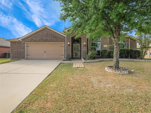 $325,000 | 216 Wolf Drive, Forney, TX 75126