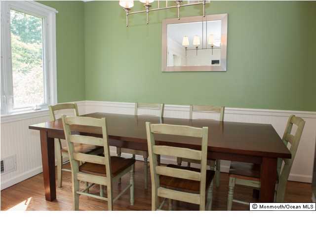 280 Sudbury Road Point Pleasant, NJ 08742 - Photo 8 of 20 a dining room with furniture and window