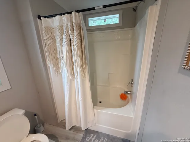 $1,600 | 133 Canyon Lake East, Bandera, TX 78003