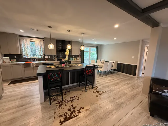 $1,600 | 133 Canyon Lake East, Bandera, TX 78003