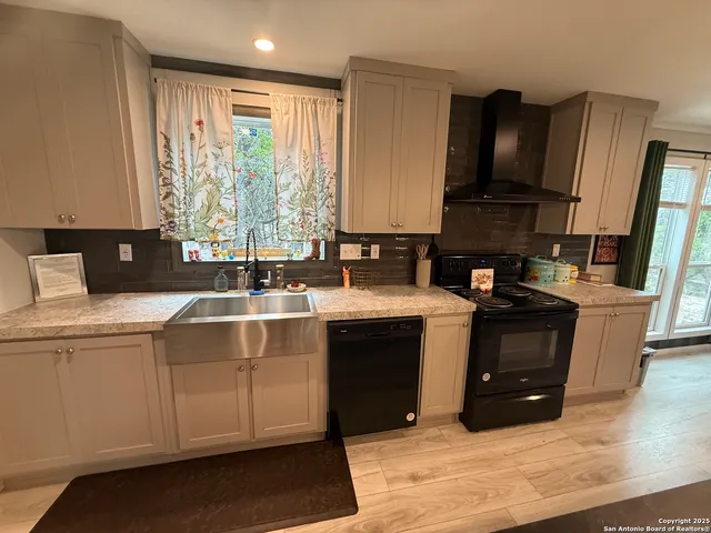 $1,600 | 133 Canyon Lake East, Bandera, TX 78003