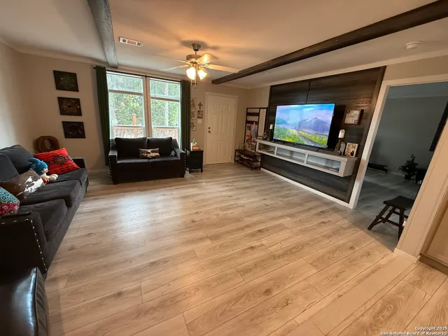 $1,600 | 133 Canyon Lake East, Bandera, TX 78003