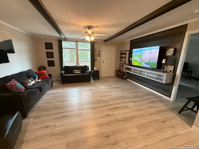 $1,600 | 133 Canyon Lake East, Bandera, TX 78003