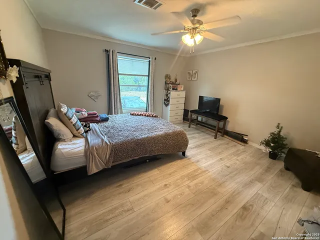 $1,600 | 133 Canyon Lake East, Bandera, TX 78003