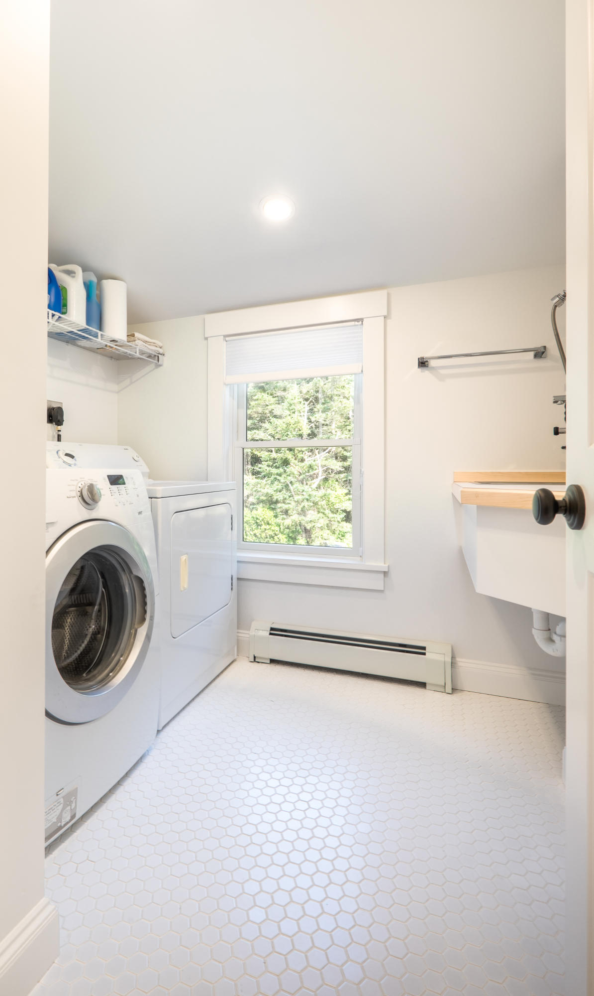 165 Howards Head Road Tenants Harbor, ME 04860 - Photo 40 of 60 Second floor laundry room