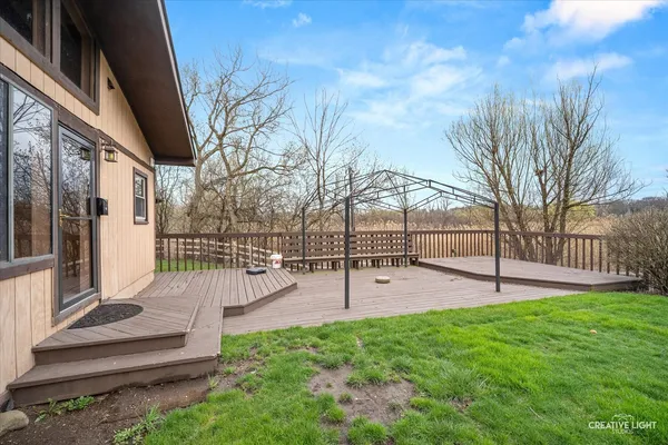 $525,000 | 27317 West Lakeview Drive South, Wauconda, IL 60084