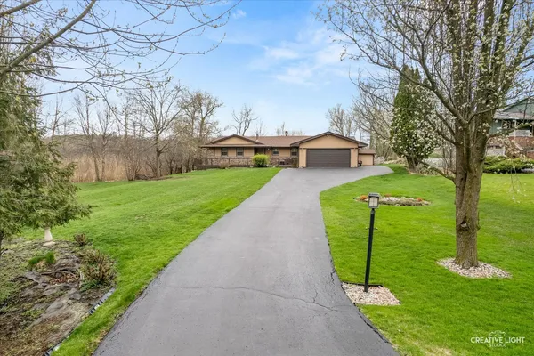 $525,000 | 27317 West Lakeview Drive South, Wauconda, IL 60084