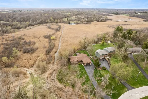 $525,000 | 27317 West Lakeview Drive South, Wauconda, IL 60084
