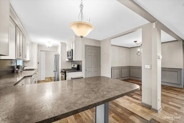 $525,000 | 27317 West Lakeview Drive South, Wauconda, IL 60084