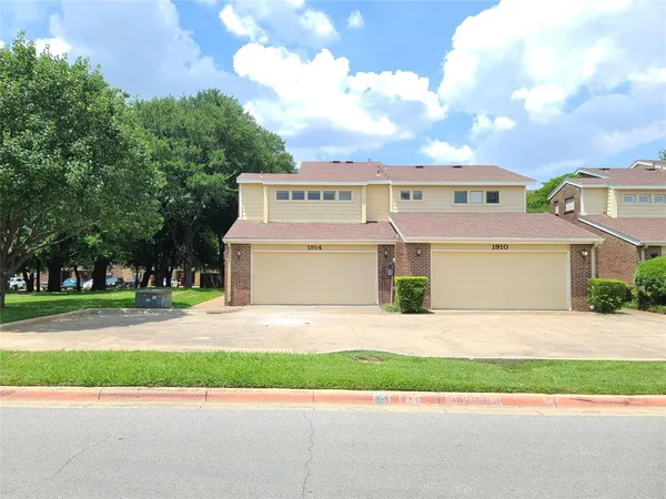 $1,995 | 1914 Shorewood Drive, Grapevine, TX 76051