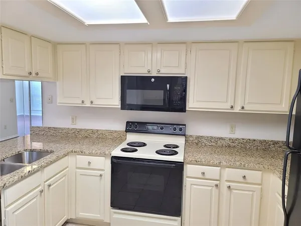 $1,995 | 1914 Shorewood Drive, Grapevine, TX 76051