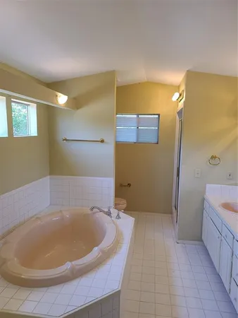 $1,995 | 1914 Shorewood Drive, Grapevine, TX 76051