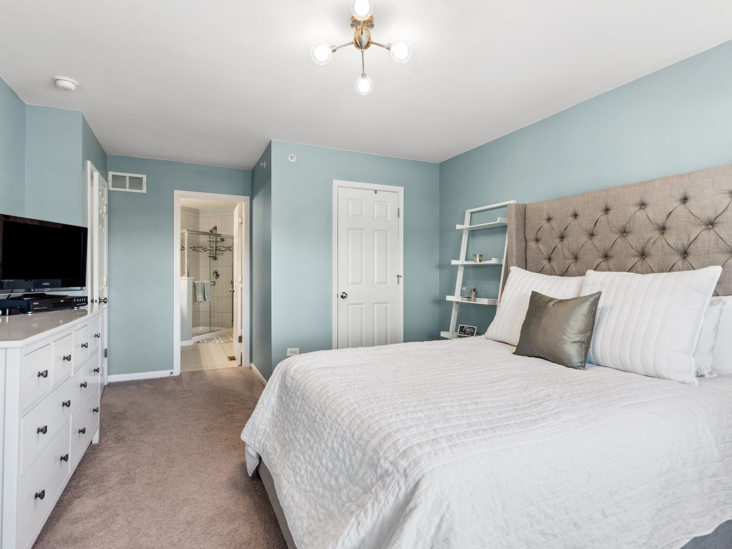 2933 Henley Lane Naperville, IL 60540 - Photo 15 of 28