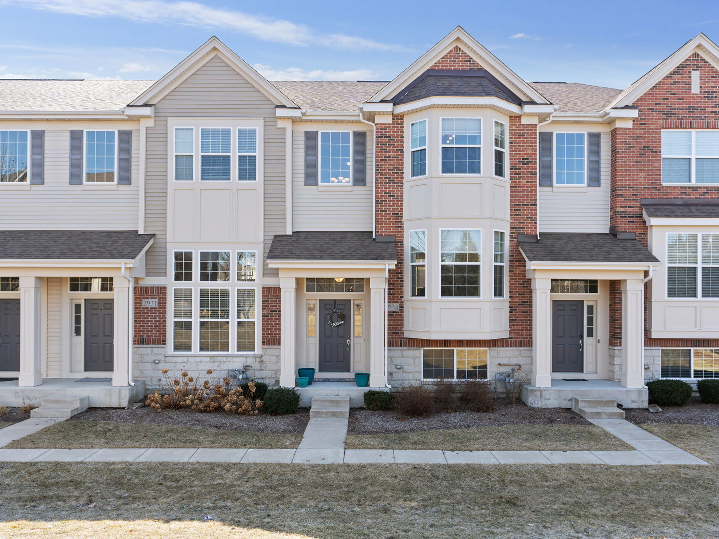 2933 Henley Lane Naperville, IL 60540 - Photo 2 of 28