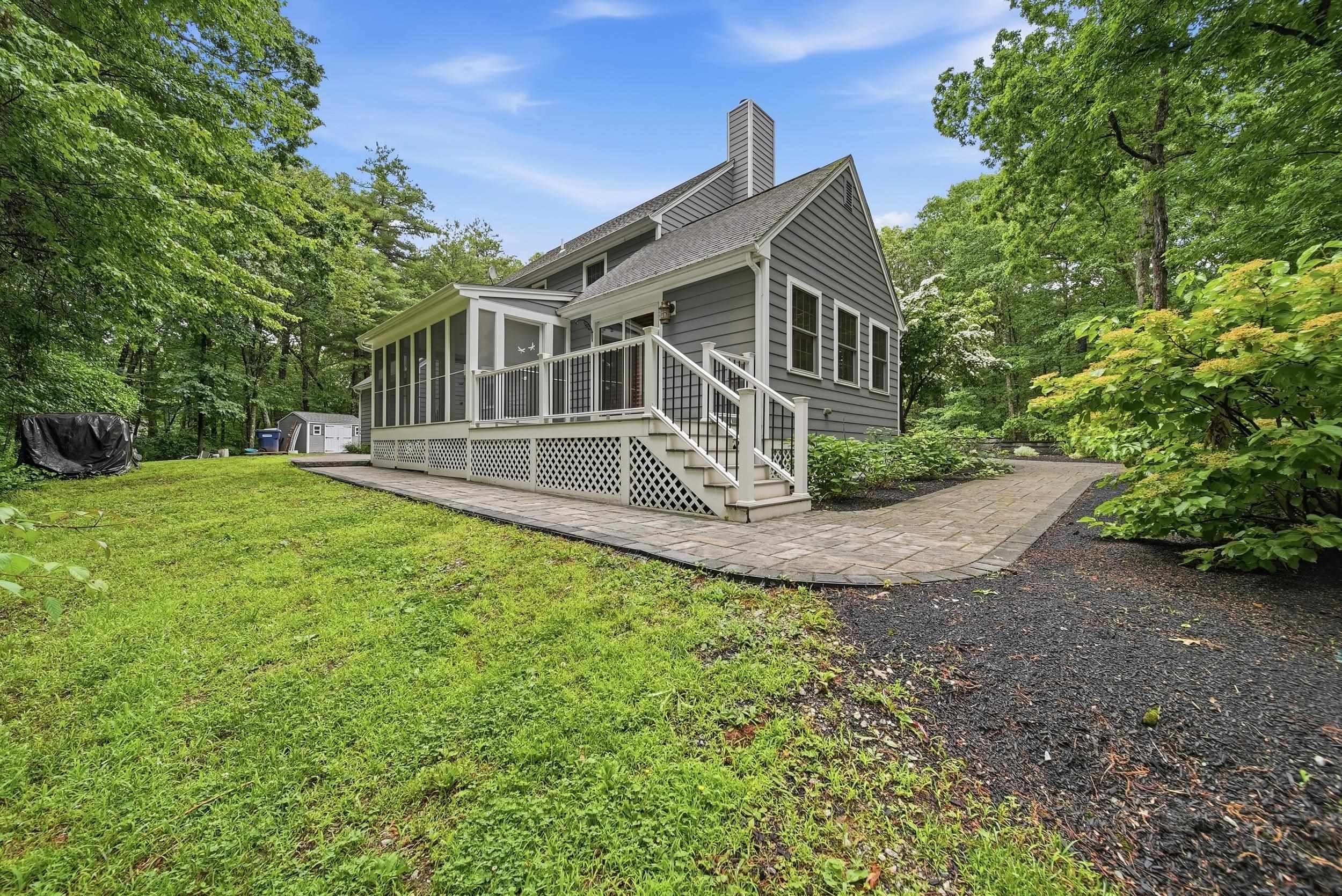11 Montgomery Farm Road Derry, NH 03038 - Photo 10 of 59