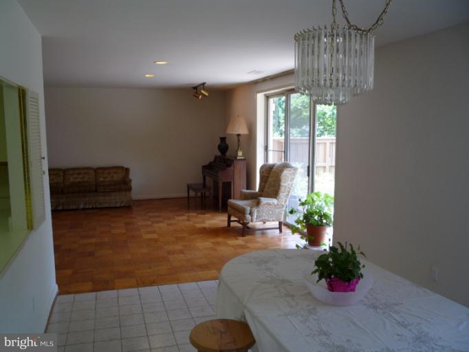 6 Cross Keys Road, Unit 6A Baltimore, MD 21210 - Photo 6 of 30 a living room with furniture