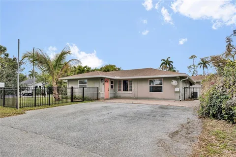 $415,000 | 3510 4th Avenue West, Bradenton, FL 34205