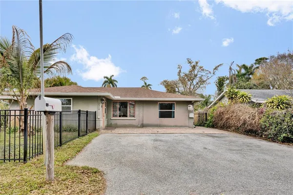 $415,000 | 3510 4th Avenue West, Bradenton, FL 34205