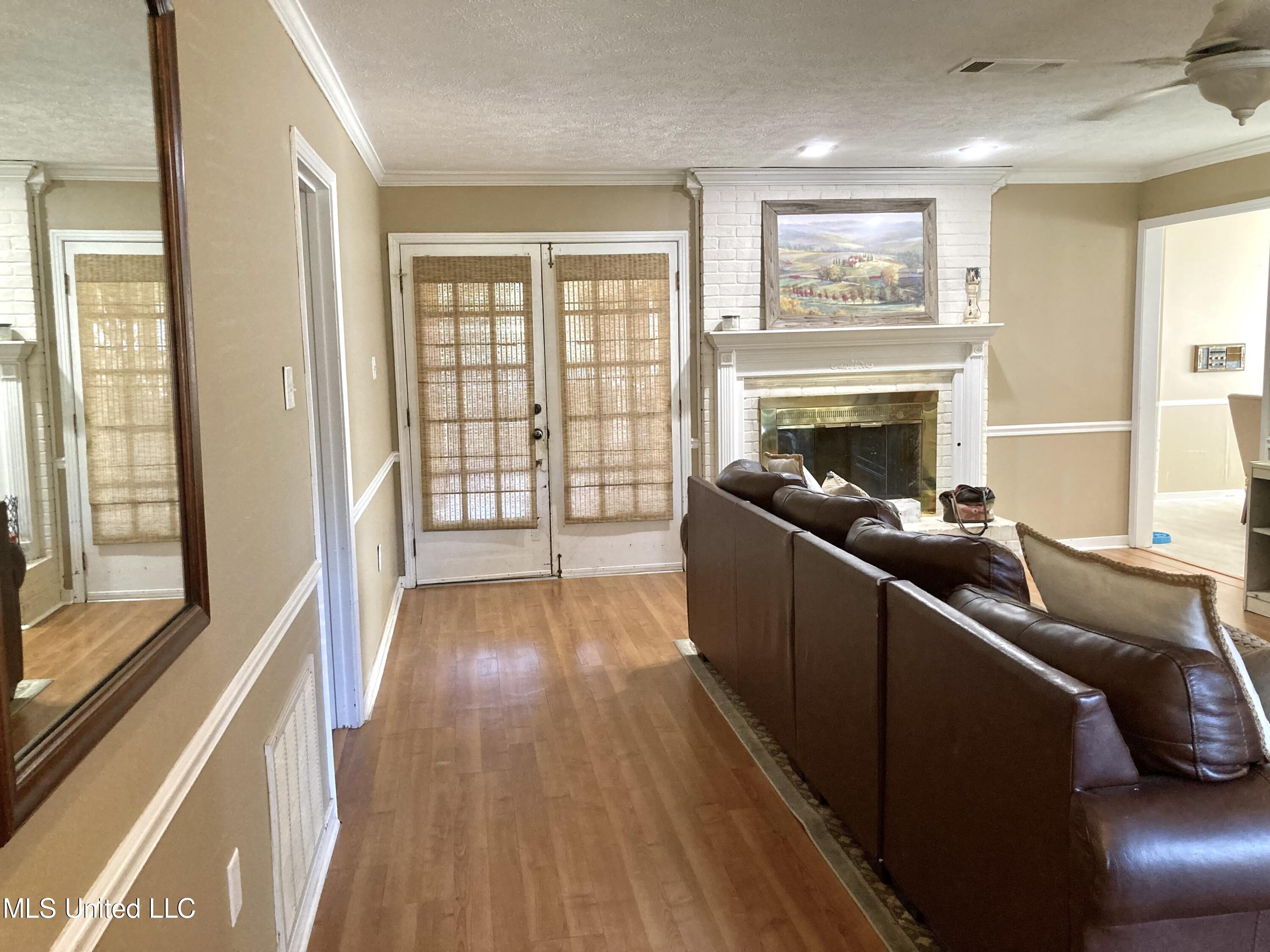 155 Chinquipin Cove Ridgeland, MS 39157 - Photo 5 of 48 IMG_5556