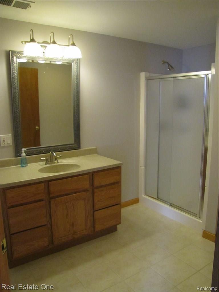 1396 Bembridge Drive Rochester, MI 48307 - Photo 25 of 28 IMG_3468.JPG