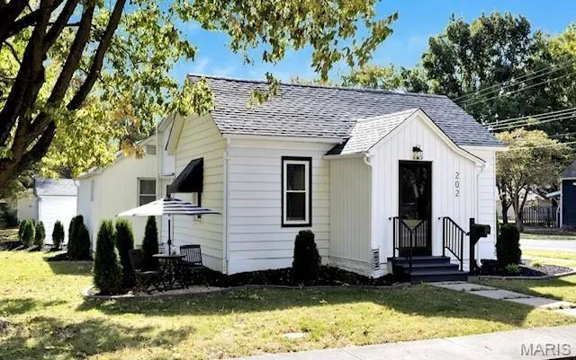 $184,000 | 202 East Olive Street, Staunton, IL 62088
