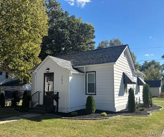 $149,900 | 202 East Olive Street, Staunton, IL 62088