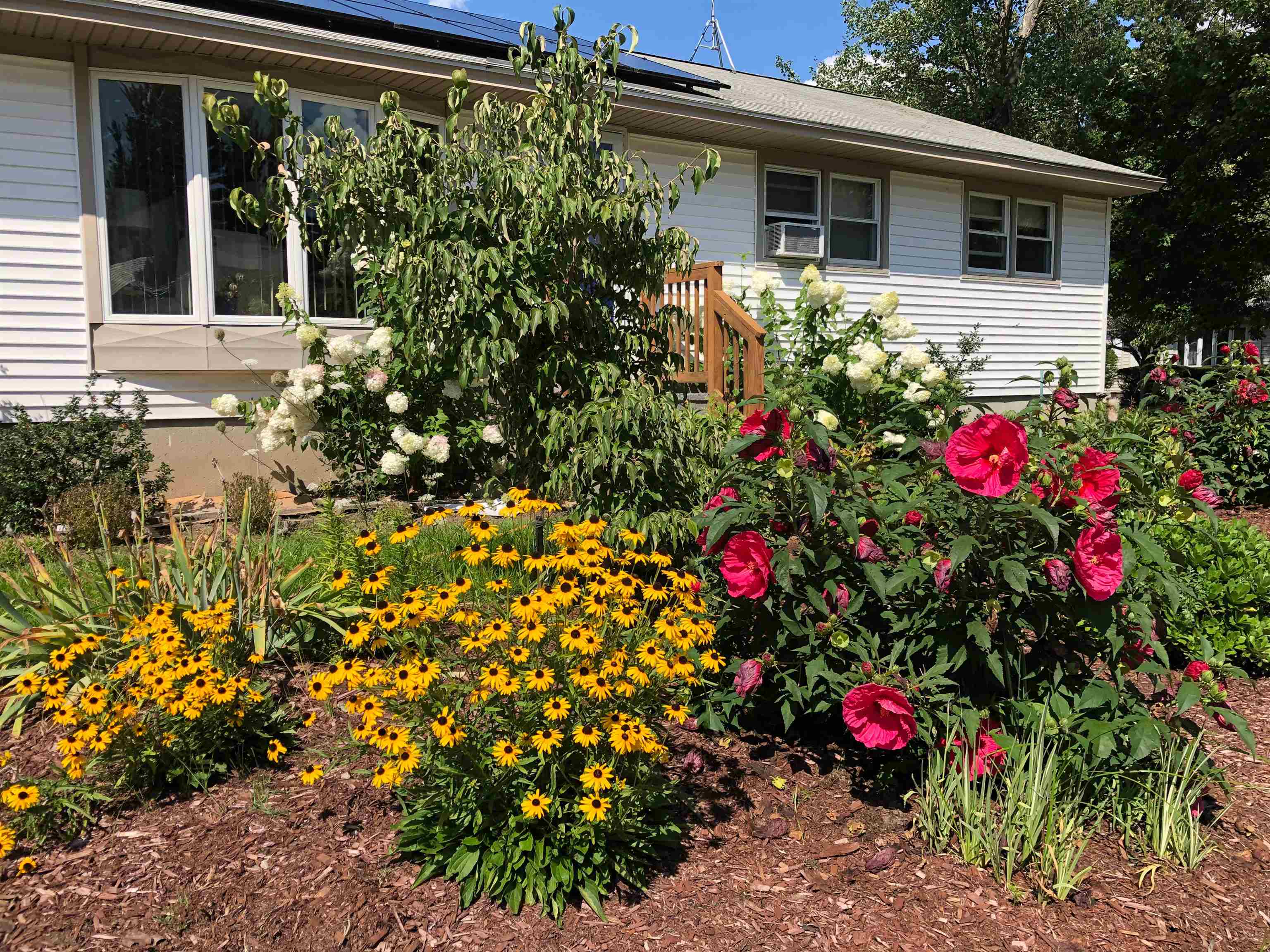 12 Fernand Street Manchester, NH 03103 - Photo 1 of 30