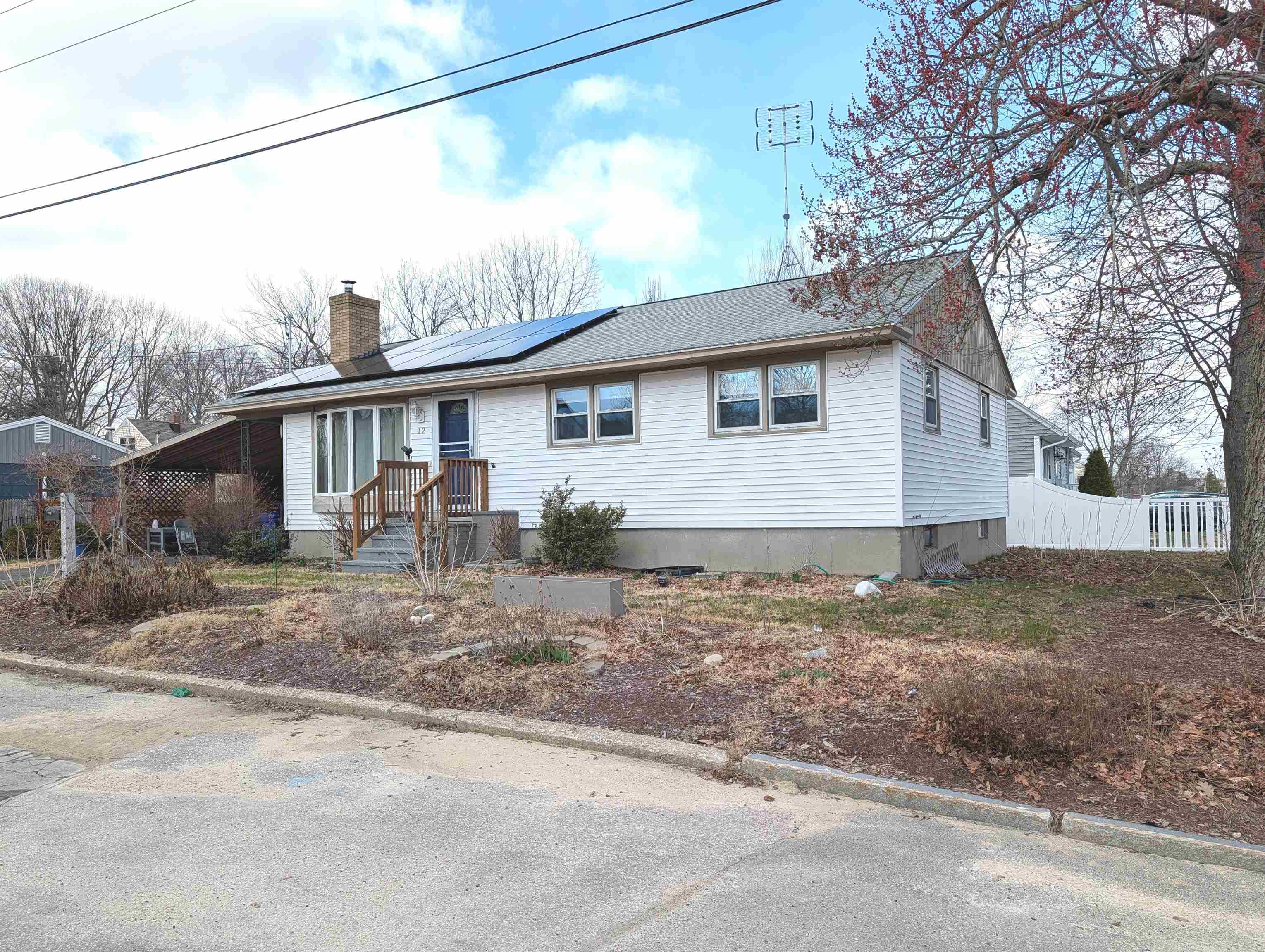 12 Fernand Street Manchester, NH 03103 - Photo 2 of 30