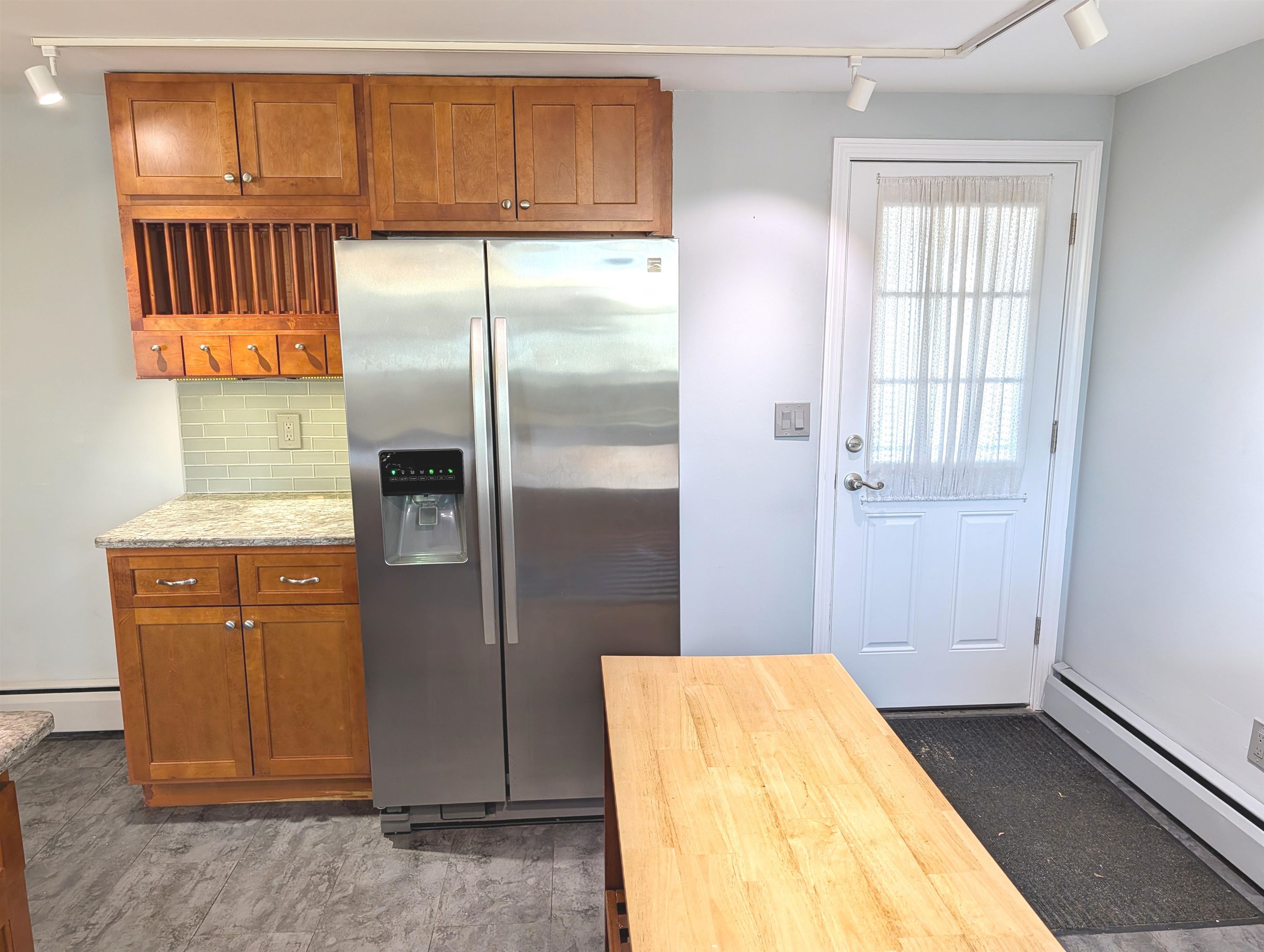 12 Fernand Street Manchester, NH 03103 - Photo 6 of 30