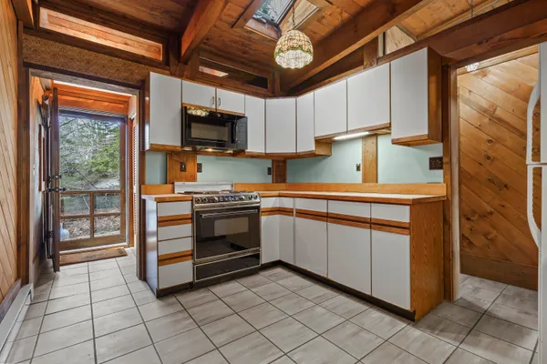 $3,200,000 | 137 Miles Road, South Bristol, ME 04568