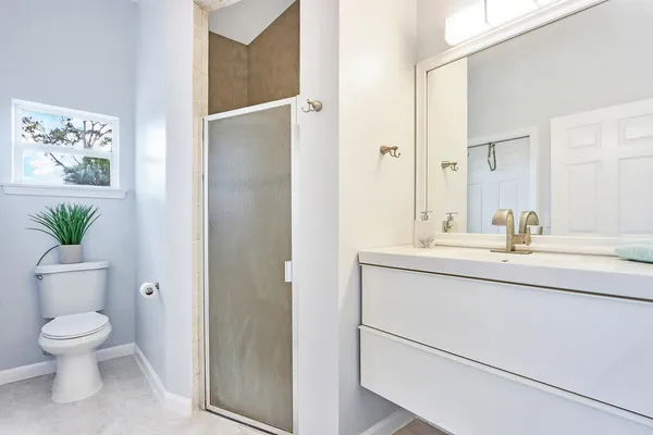 a view of washer and dryer in a utility room