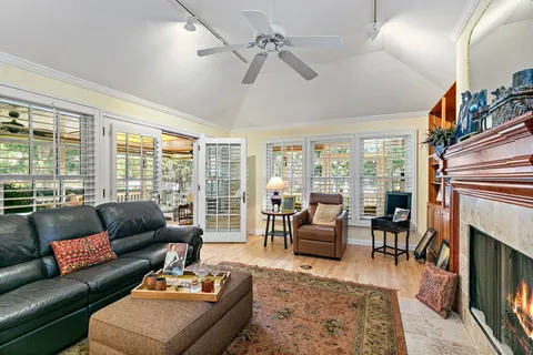 $525,000 | 318 Washington Street, Dundee, IL 60118