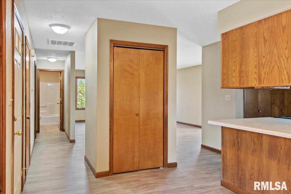2413 Raleigh Road Springfield, IL 62704 - Photo 12 of 32
