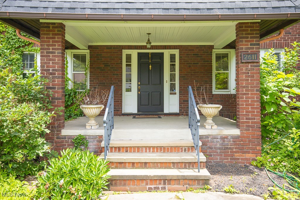 2611 Exeter Road Cleveland, OH 44118 - Photo 2 of 46 Front Porch
