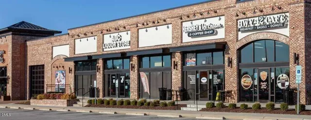 a view of a parking area