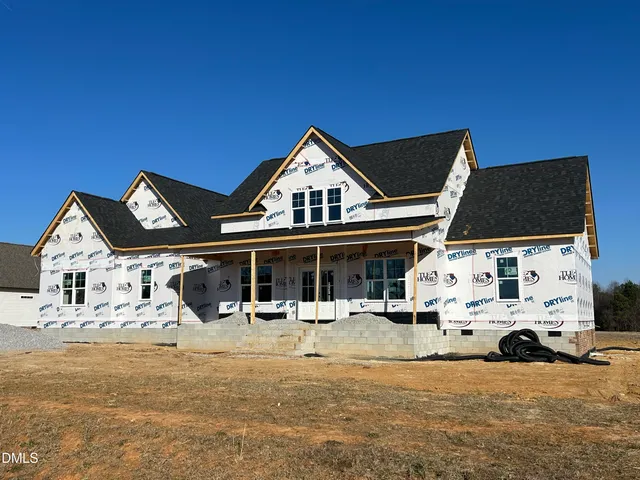 a view of a white house