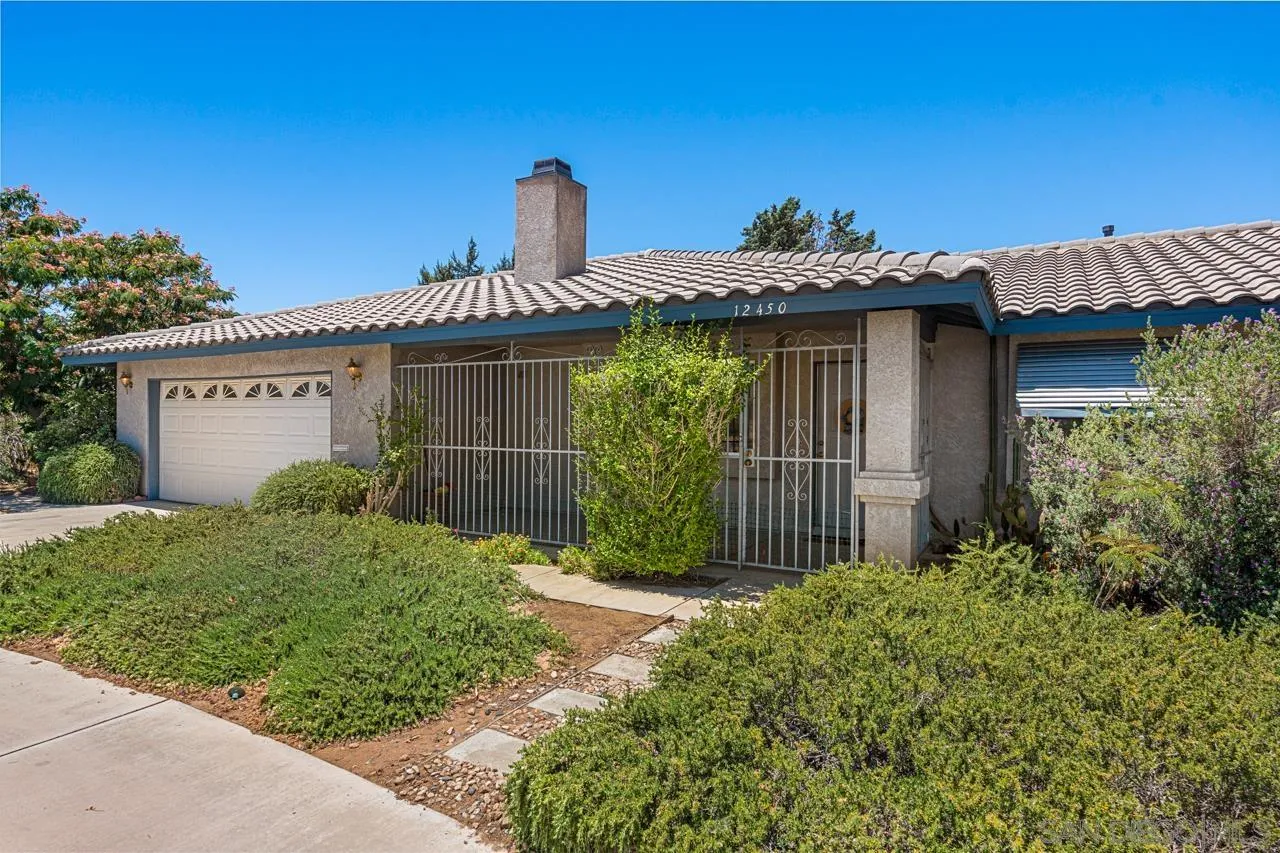 12450 Algonquin Road Apple Valley, CA 92308 - Photo 6 of 53 Gallery Image 6